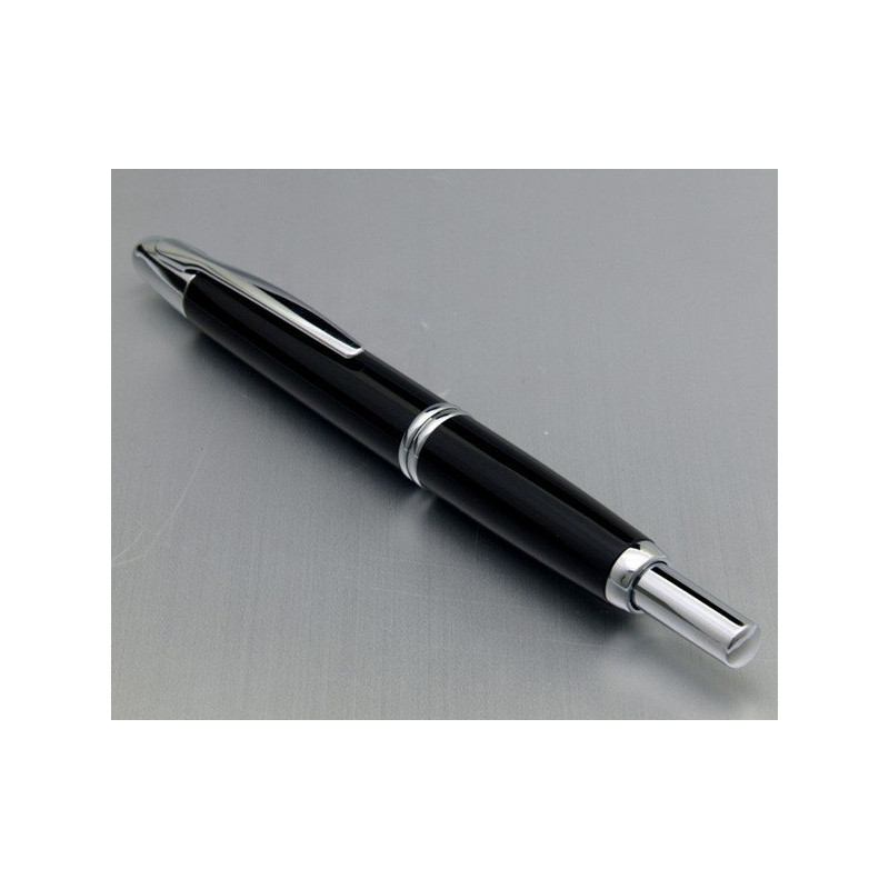 Stylo Plume Pilot® Capless DECIMO Noir Rhodié, plume moyenne Stylo Plume Pilot® Capless DECIMO Noir Rhodié, plume moyenne