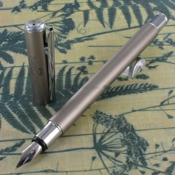 Stylo Plume Moyenne Faber Castell® "NEO" Acier Mat