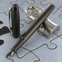 Stylo Plume Moyenne PARKER® IM Monochrome Titane