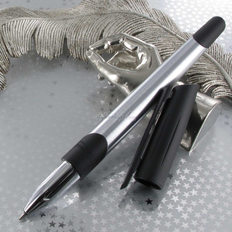 Stylo Roller ST Dupont® Défi Millenium Noir & Chrome Stylo Roller ST Dupont® Défi Millenium Noir & Chrome