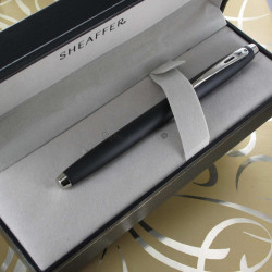 Stylo Plume Moyenne Sheaffer® "Serie 100" Noir mat & Chromé