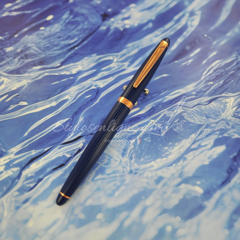 Stylo Roller Laqué bleu ligné /rose gold Daniel Hechter® Stylo Roller Laqué bleu ligné /rose gold Daniel Hechter®